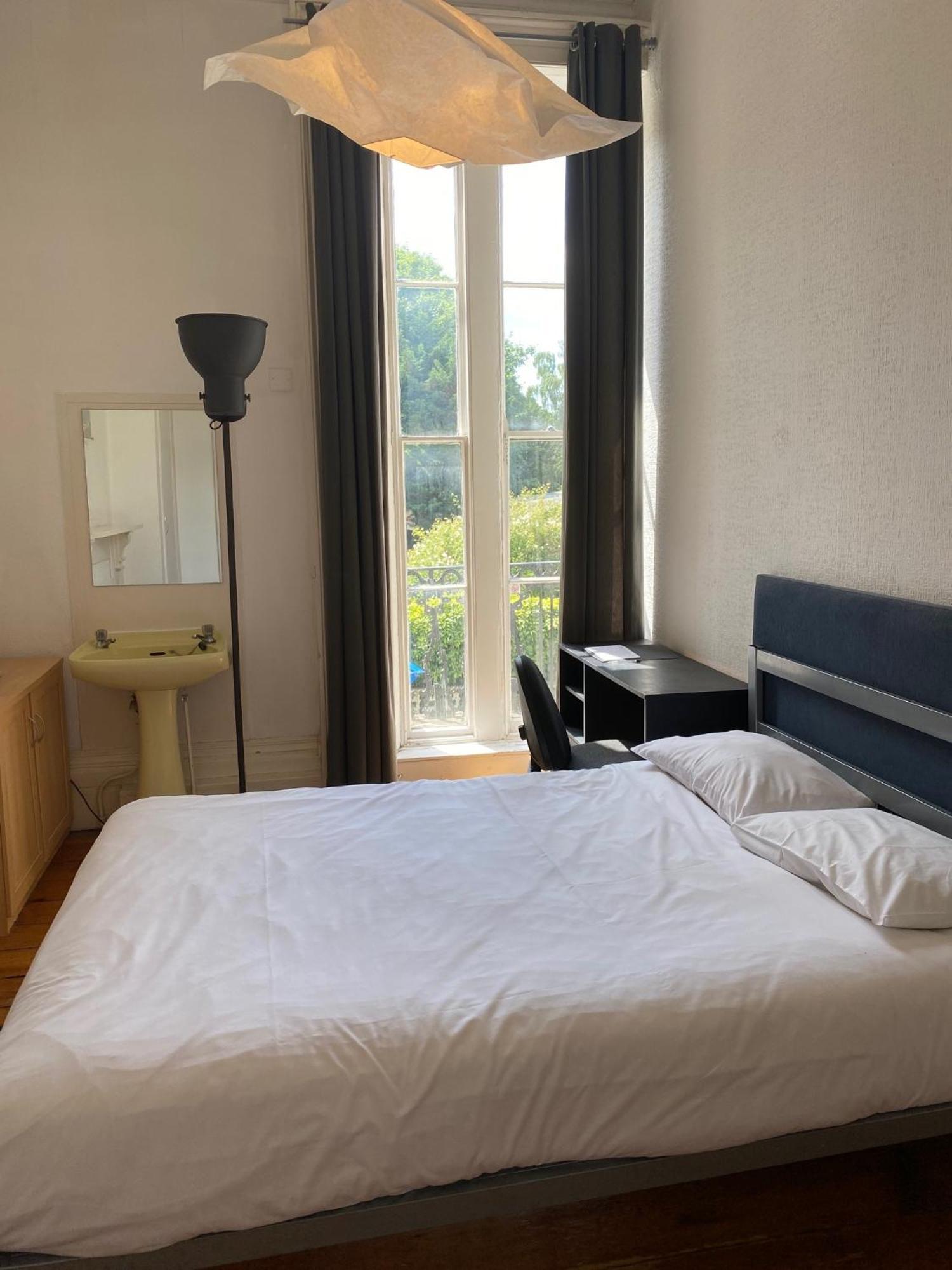 Westbourne Place Rooms - By Clifton Short Lets Бристоль Номер фото